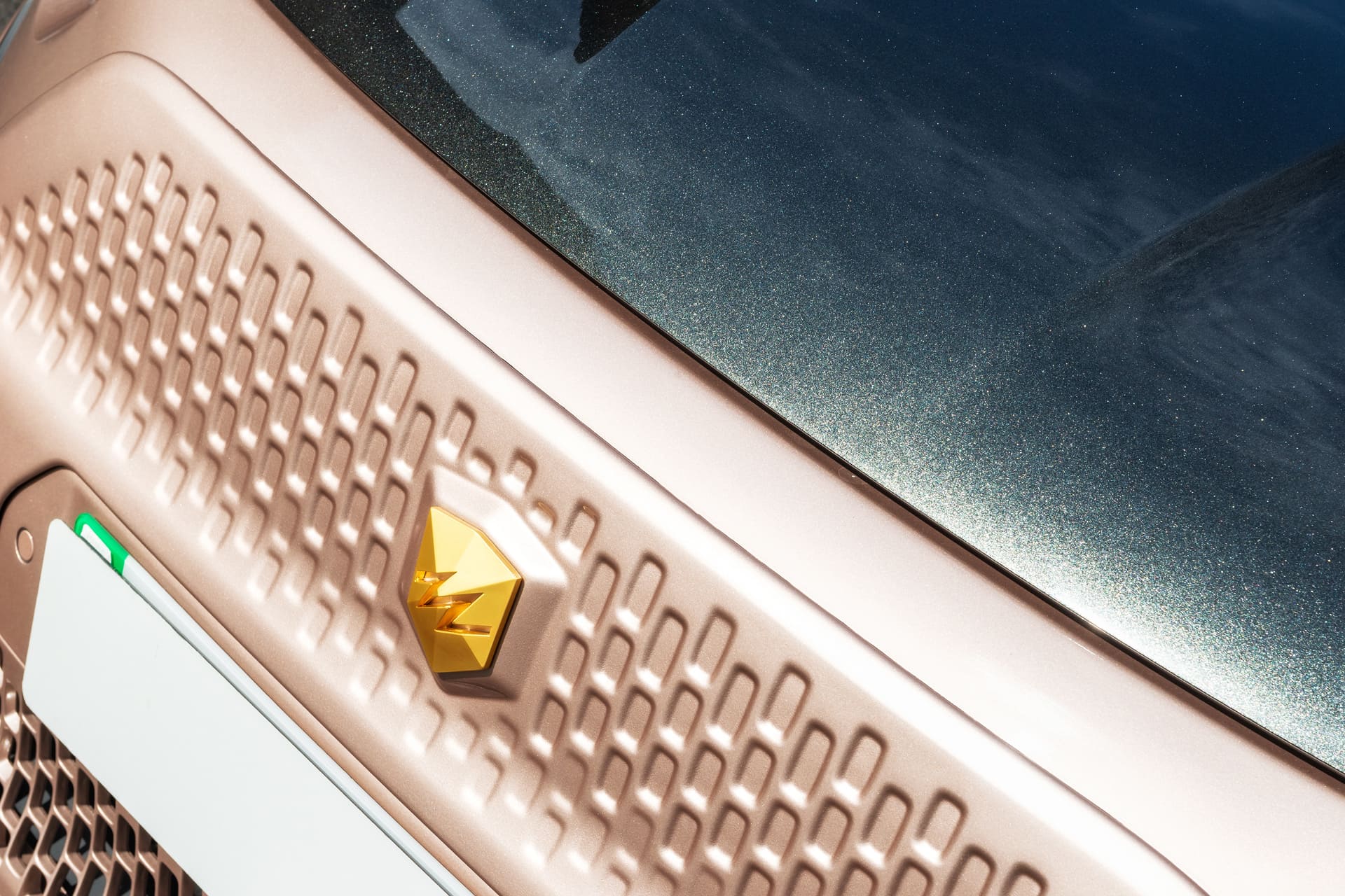 Designio Fiat 500e build