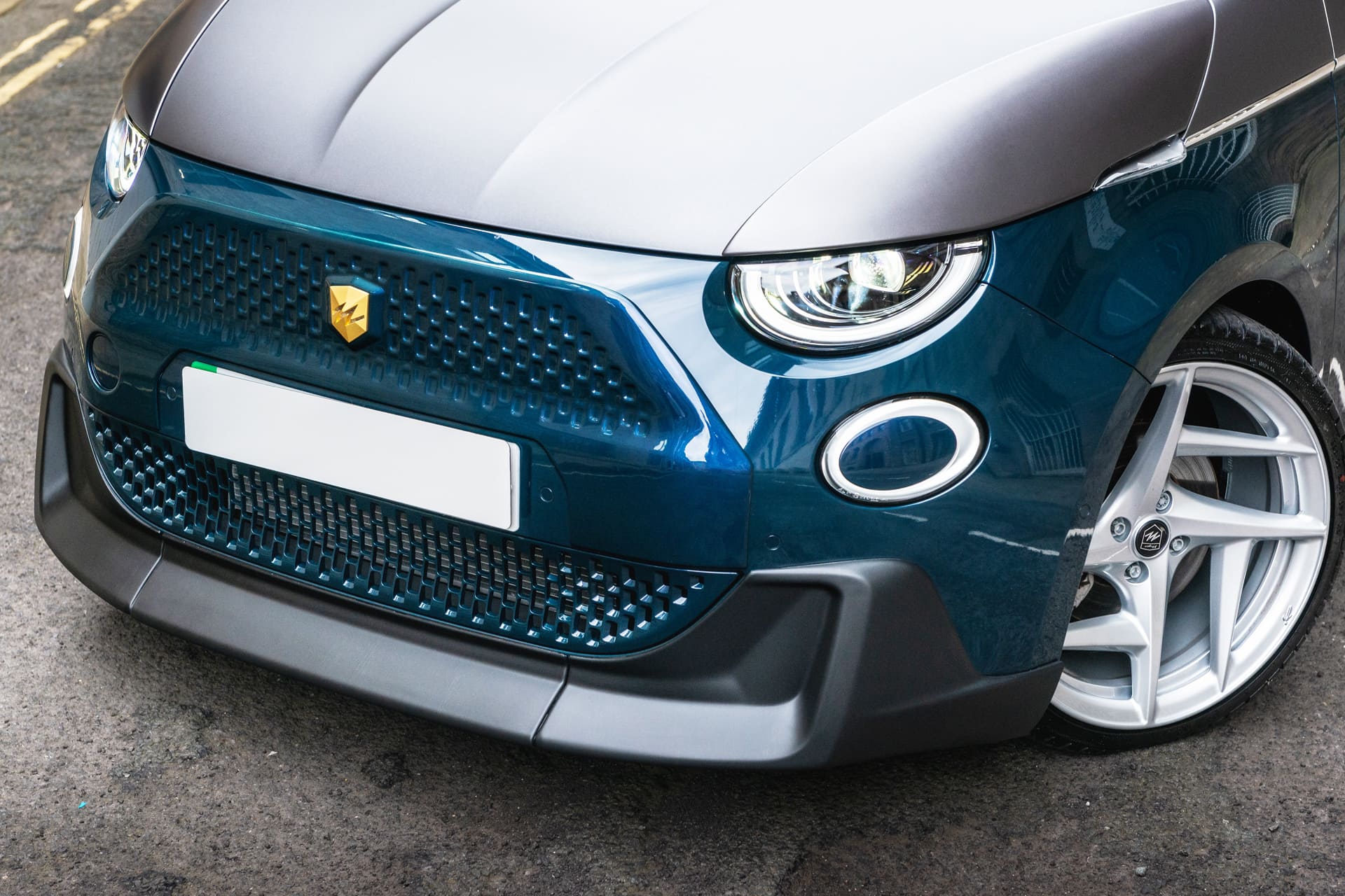 Designio Fiat 500e build