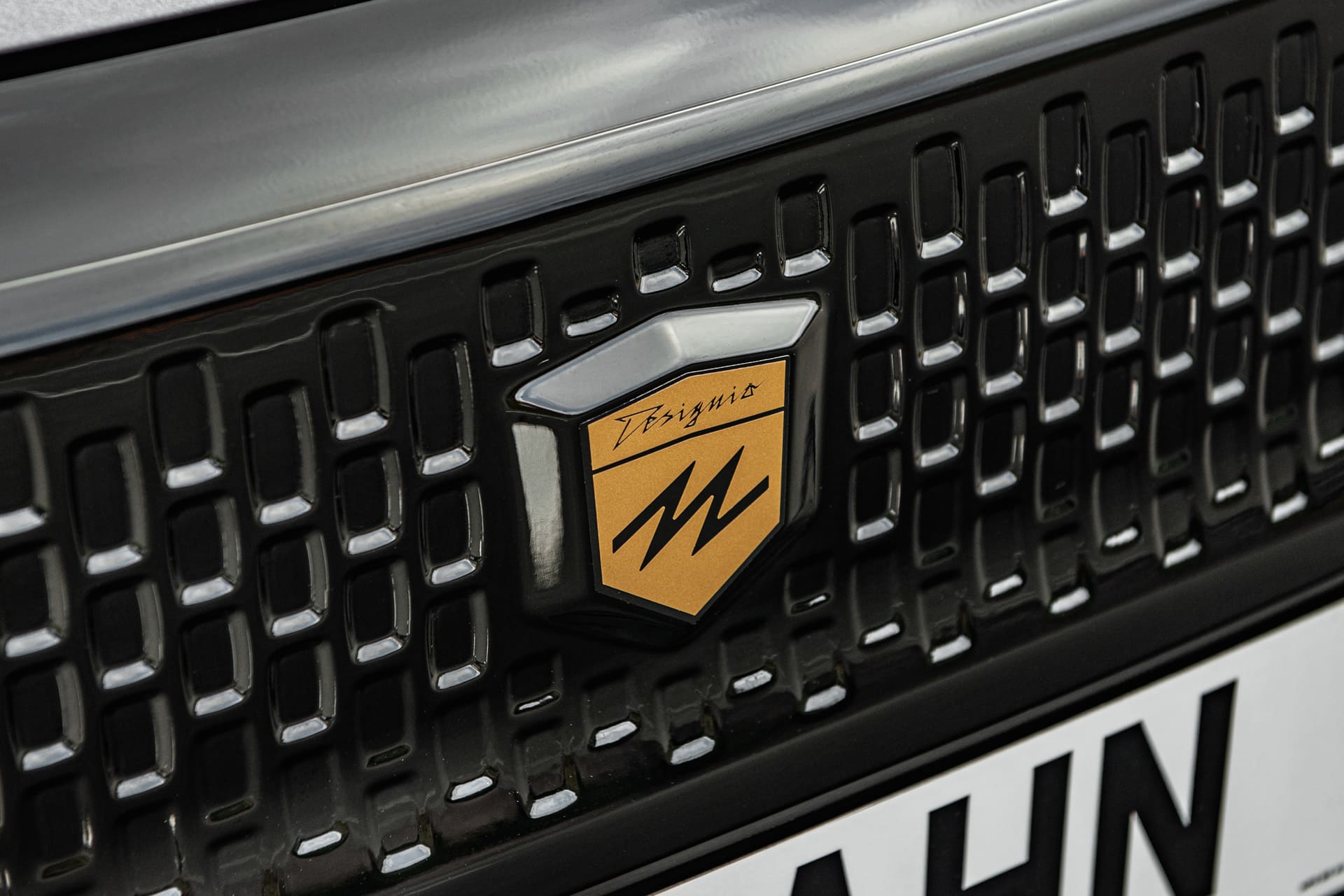 Designio Fiat 500e build